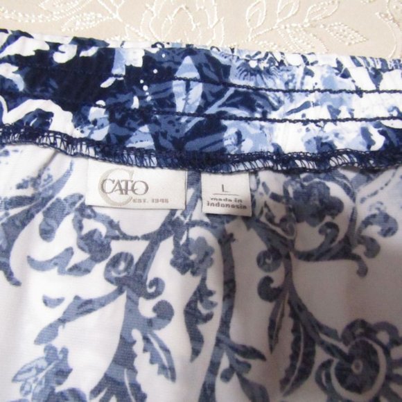 Cato womens skirt size L pull on wide elastic band white with blue floral prints - Picture 9 of 13